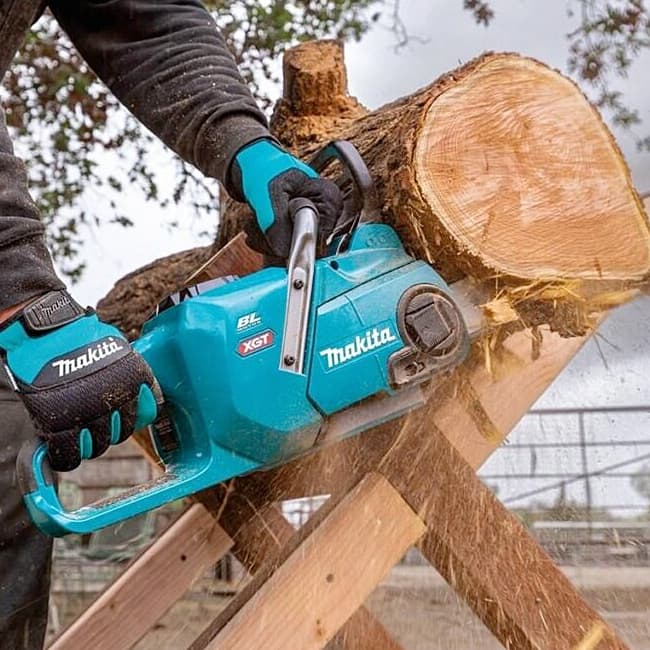 Makita 40Vmax XGT BL 400 mm (16") Cordless Chain Saw With Tool-less Tension Adjustment (Bare Tool), UC016GZ