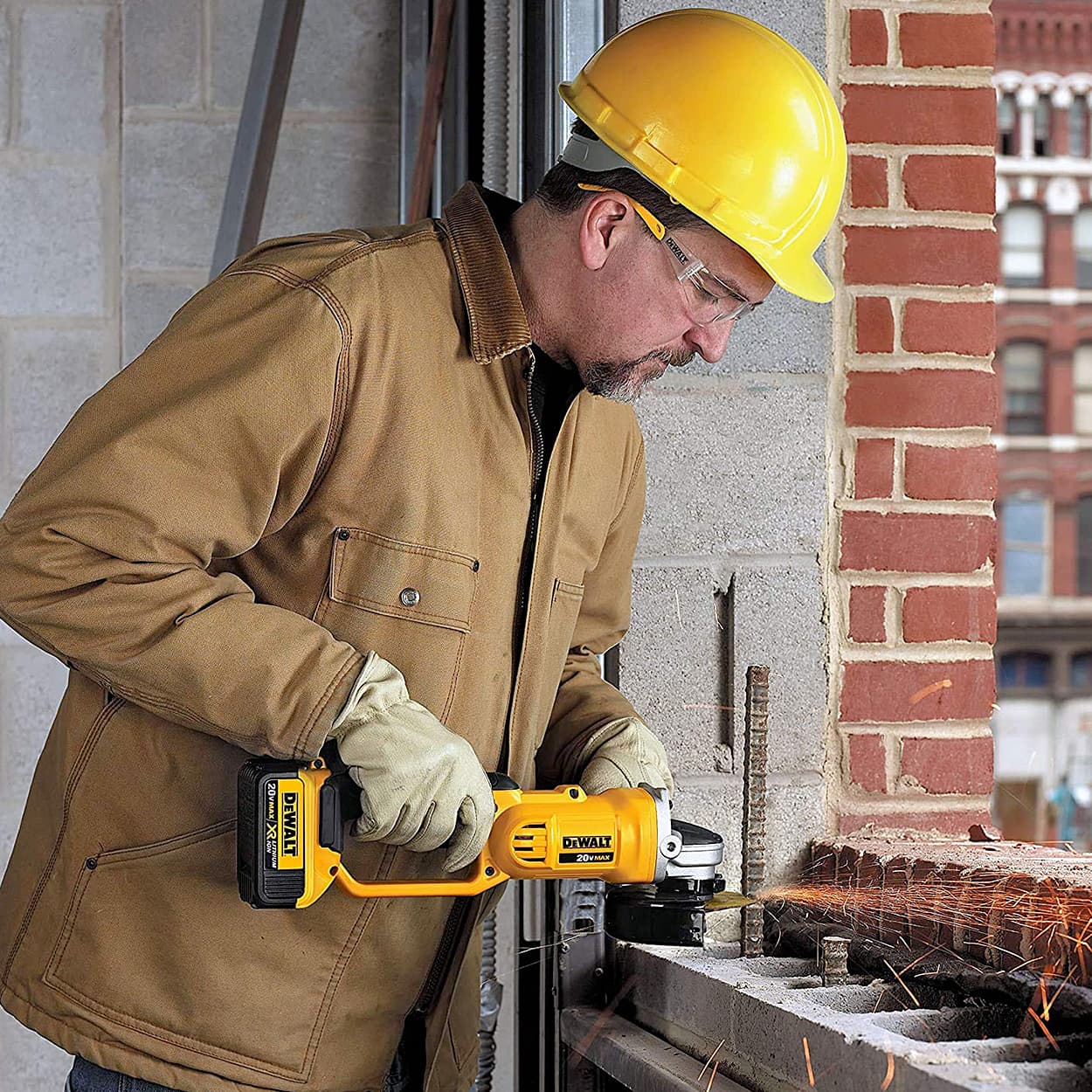 Dewalt 18V / 125mm Li-Ion Cordless Angle Grinder with 2x4.0Ah Batteries Included, DCG412M2-GB
