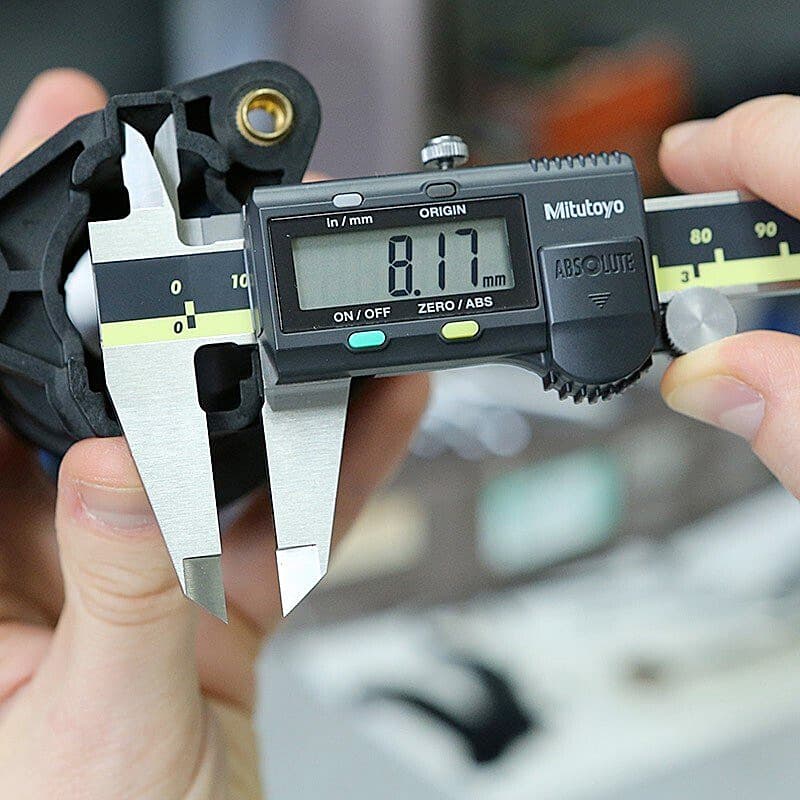 Mitutoyo 150 mm / 6 inch Digital ABS AOS Caliper Without Data Output, 500-196-30