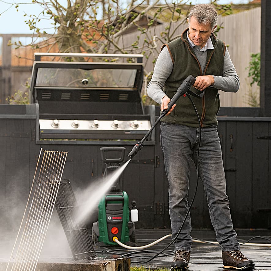 Bosch Universal Aquatak 130 1700W / 130 Bar High-Pressure Washer With High Pressure Gun