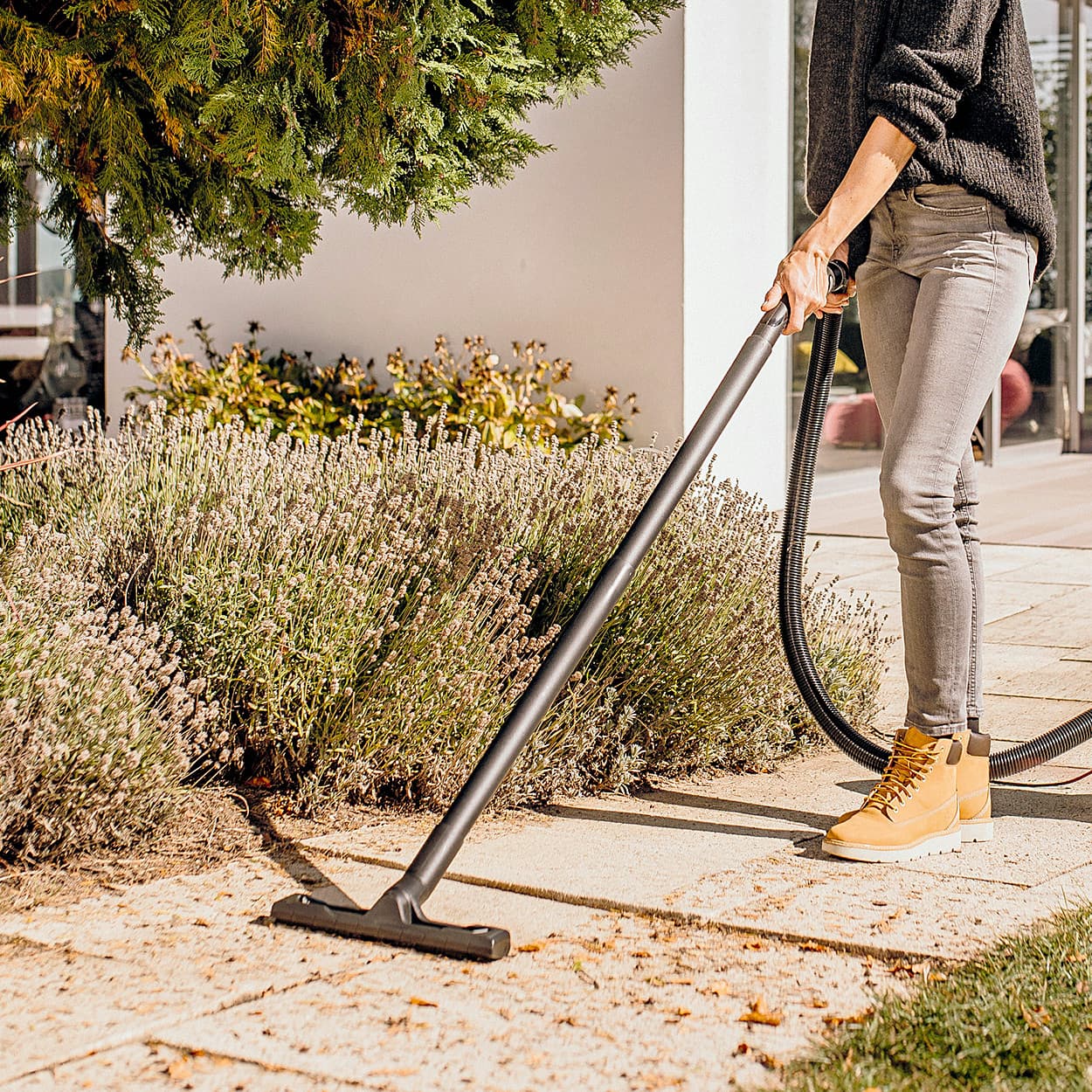Karcher 20 Litre / 1000W WD4 V-20/4/35 Wet & Dry Vacuum Cleaner, 1.628-204.0