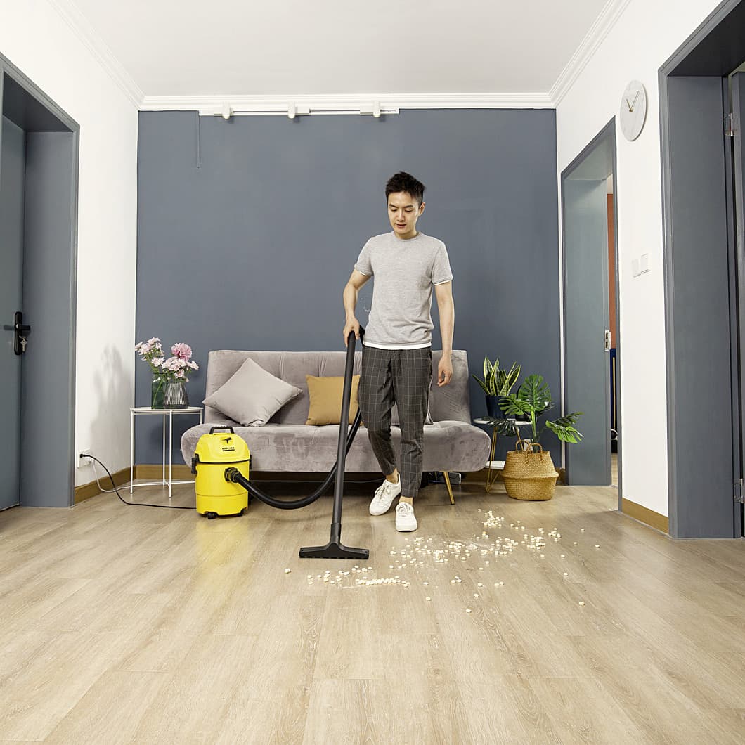Karcher 15 Litre / 1200W WD1 Classic Kap Wet & Dry Multi-Purpose Vacuum Cleaner, 1.098-322.0