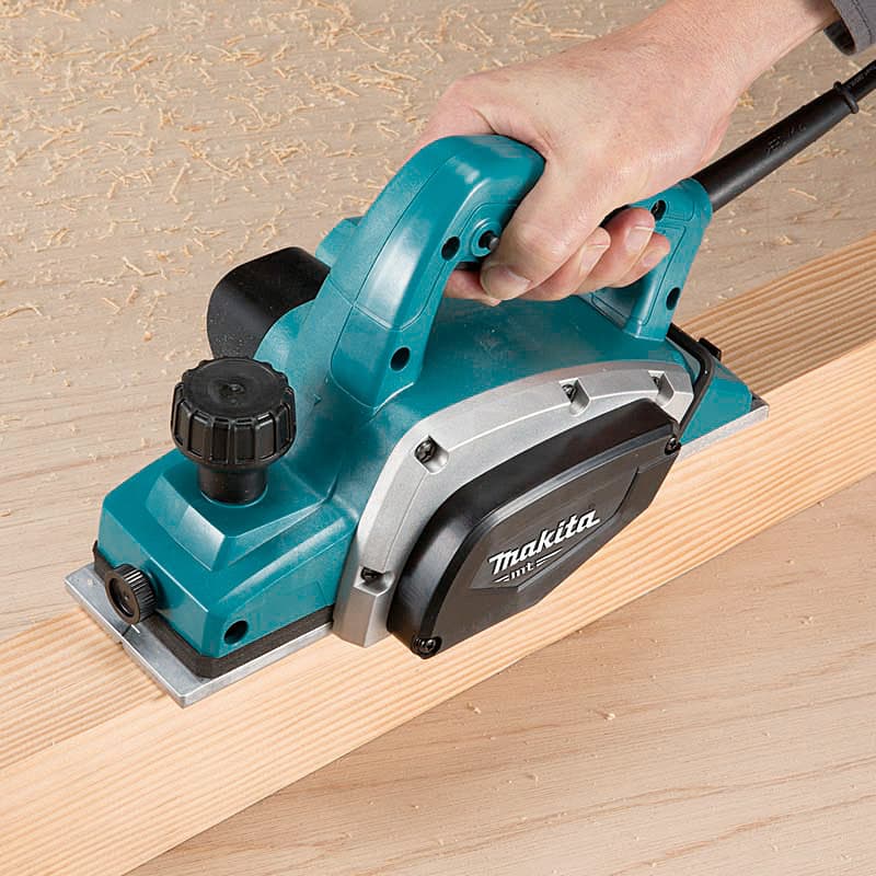 Makita 82 mm (3-1/4") 500W Wood Planer, M1902B