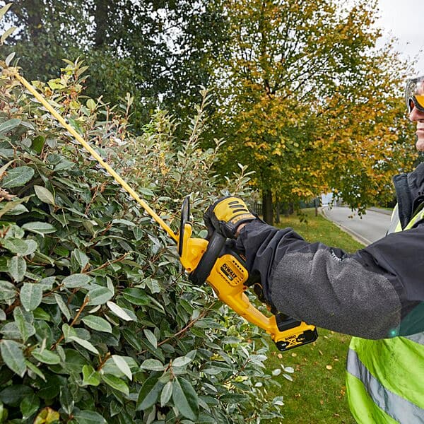 Dewalt 18V XR Li-ion Cordless Hedge Trimmer (Bare Tool), DCM563PB-XJ