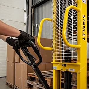 Stanley 1500 Kg Load Capacity Manual Stacker, SXWTI-CSTACK15
