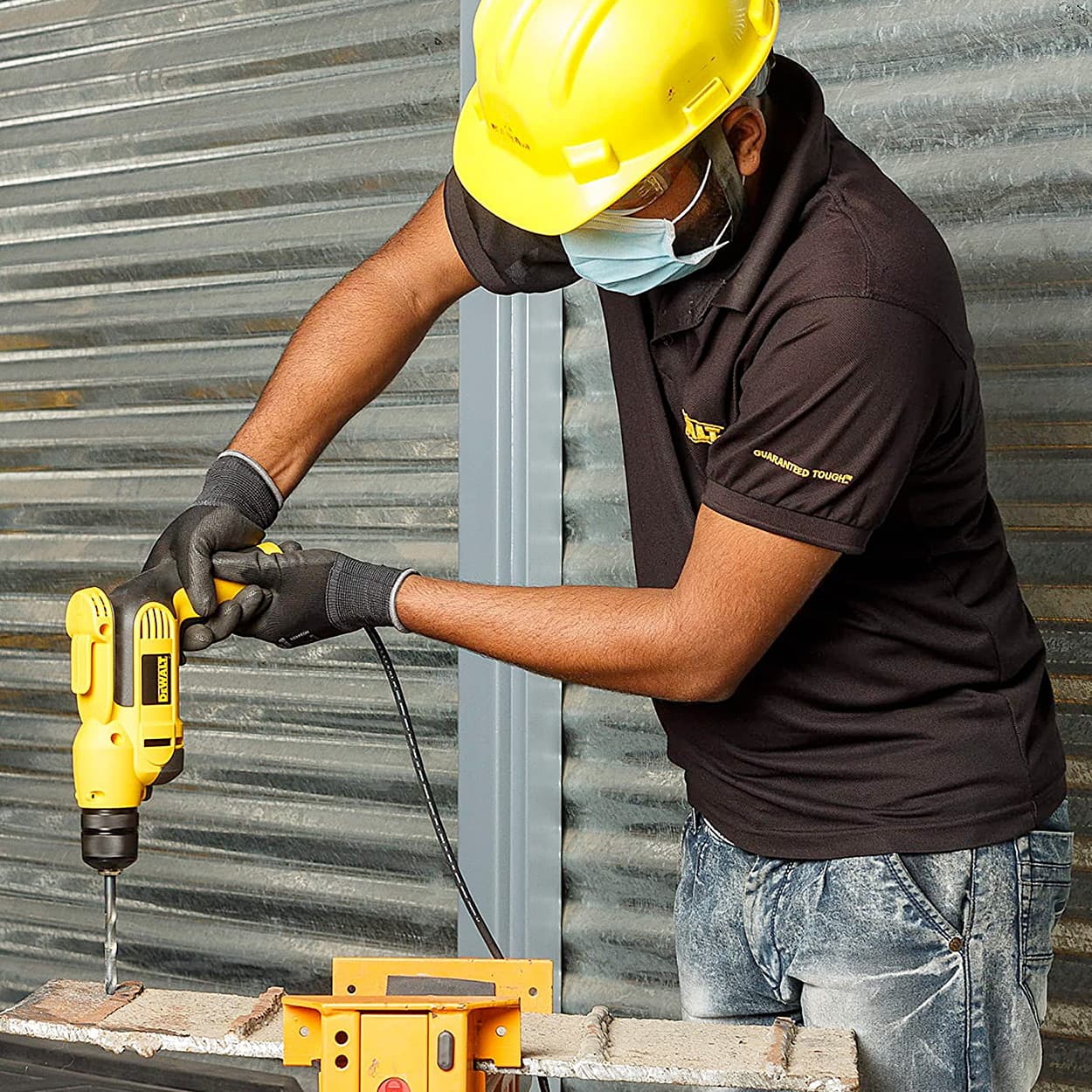 Dewalt 701W 10mm Rotary Drill Machine with Keyless Chuck & 10.9Nm Torque, DWD112S-B5