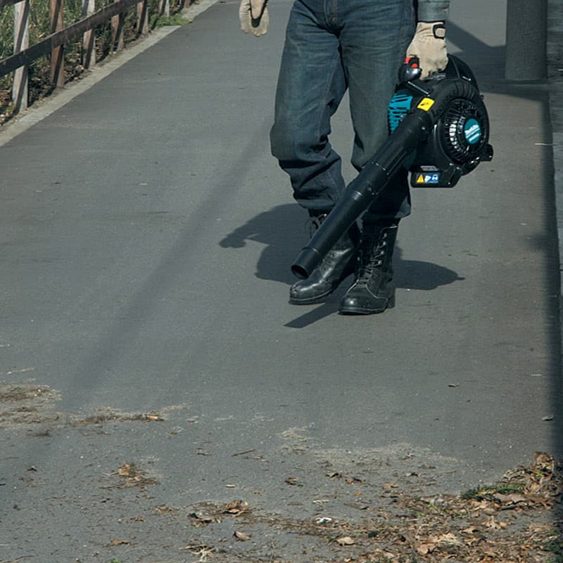 Makita 24.5 ml / 4 Stroke (MM4) Hand Held Blower, BHX2500