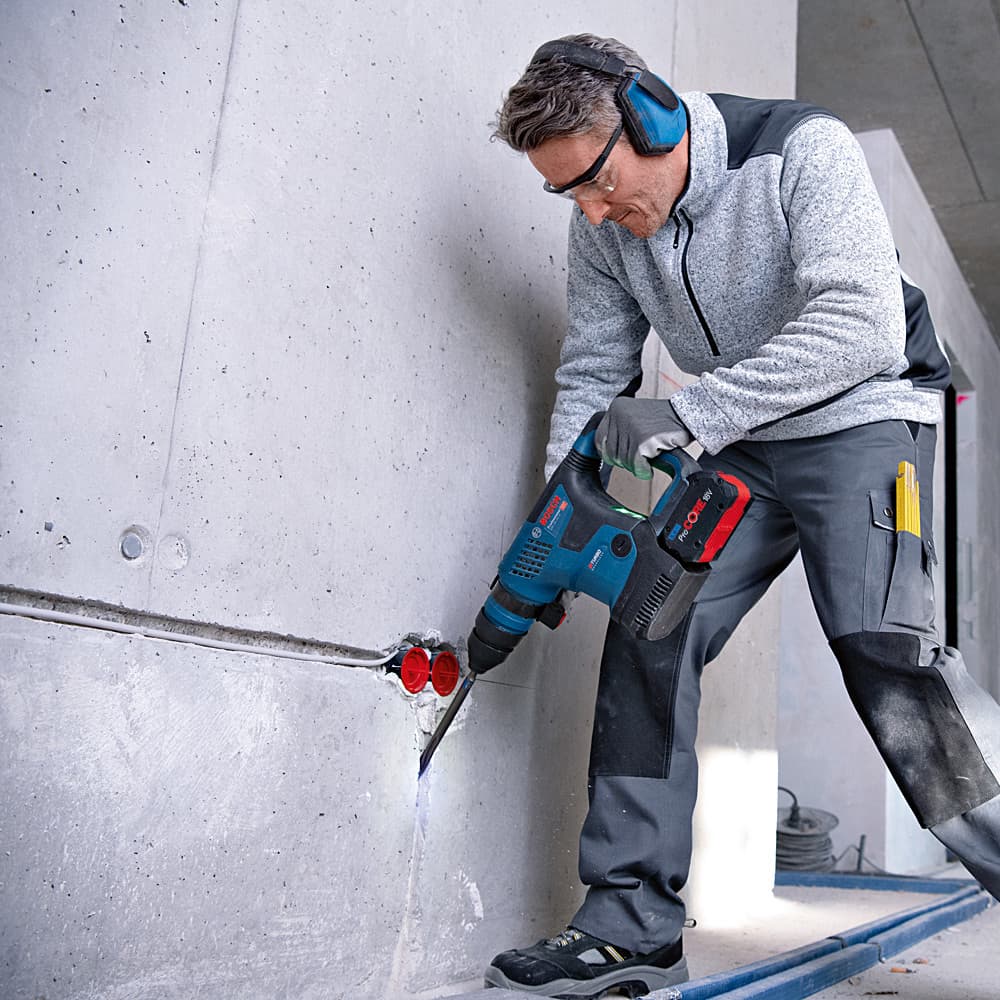 Bosch 18V Professional Cordless Rotary Hammer With SDS Plus (BITURBO Brushless), GBH 18V-34 CF (Solo)