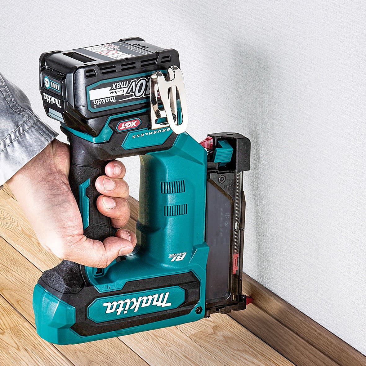 Makita 40Vmax XGT BL 35 mm (1-3/8") Cordless Pin Nailer (Bare Tool), PT001GZ
