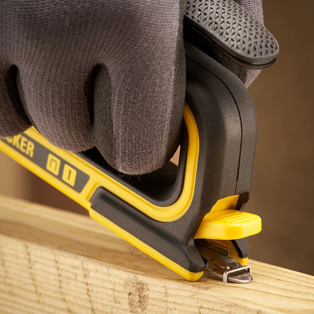 Stanley 130 mm Staple Gun With Nailer (2-in-1 Multi Tacker), STHT70440