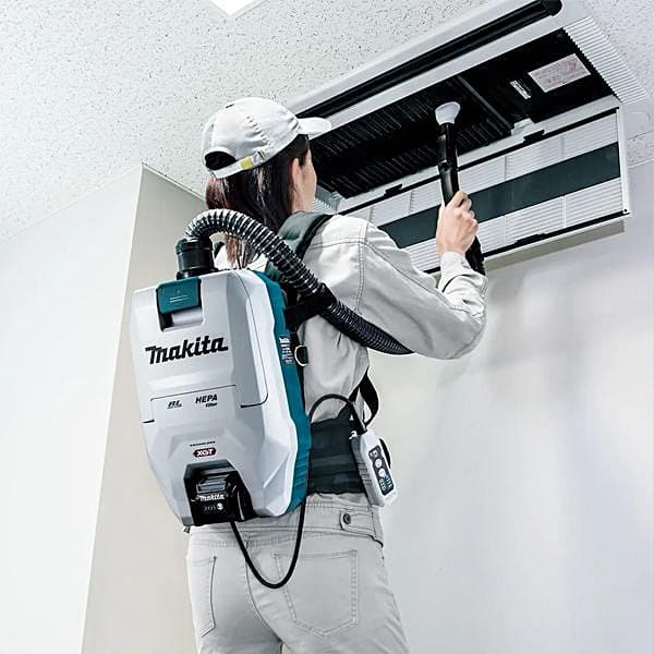 Makita 40Vmax XGT BL 2.0 Ltr Cordless HEPA Backpack Vacuum Cleaner (Bare Tool), VC008GZ
