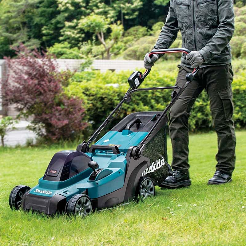 Makita 40Vmax XGT BL 43 cm (17") Cordless Lawn Mower with Rapid Charger & 1 Pcs 4.0Ah Battery, LM004GM103