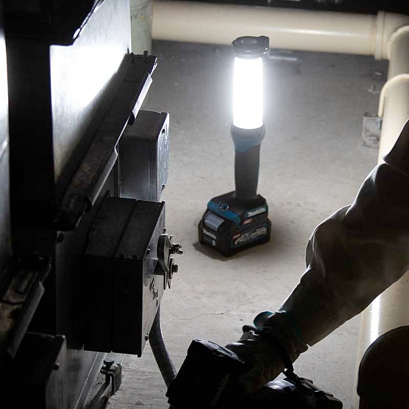 Makita 40Vmax XGT Li-Ion 710 LM Cordless LED Work Light (Bare Tool), ML002G