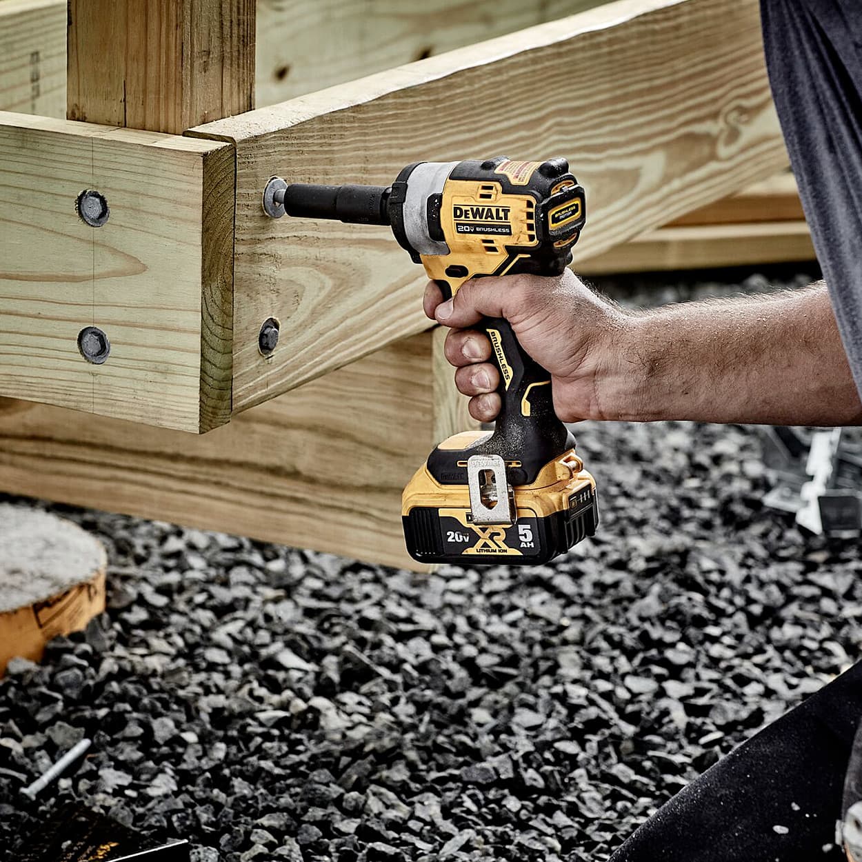 Dewalt 20V / 12.7 mm Cordless Brushless Impact Wrench With 2x5.0 Ah Batteries, Charger & Hog Ring Anvil Kit, DCF911P2-IN