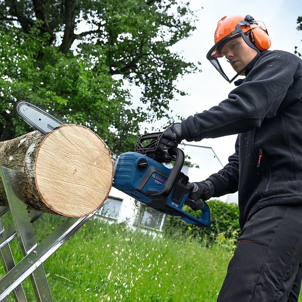 Bosch 18V Professional Cordless Chainsaw (Bare Tool), GKE 18V-40