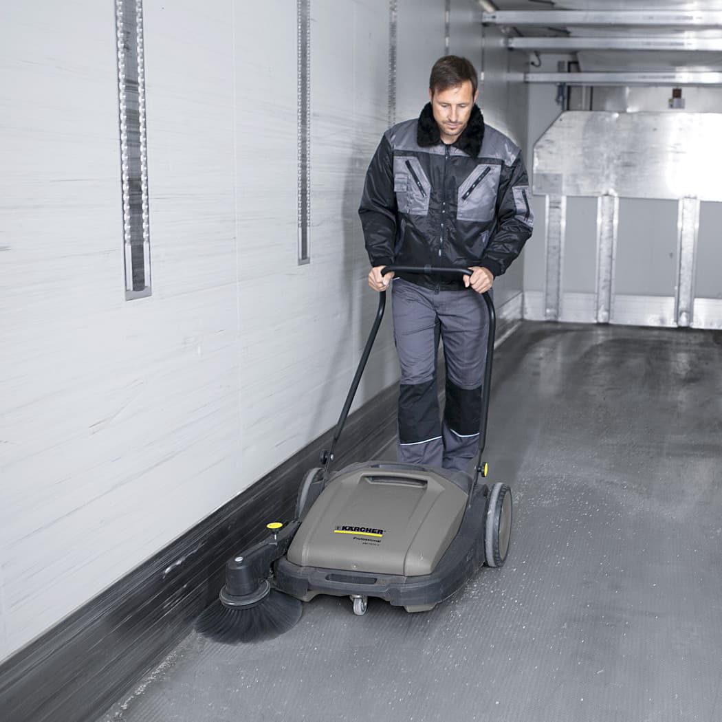 Karcher 480 mm / 2800m2/h KM 70/20 C Push Sweeper For Indoor & Outdoor Use, 1.517-106.0