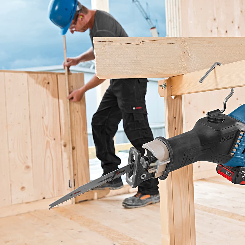 Bosch 18 V Professional Cordless Reciprocating Saw, GSA 18V-32 S