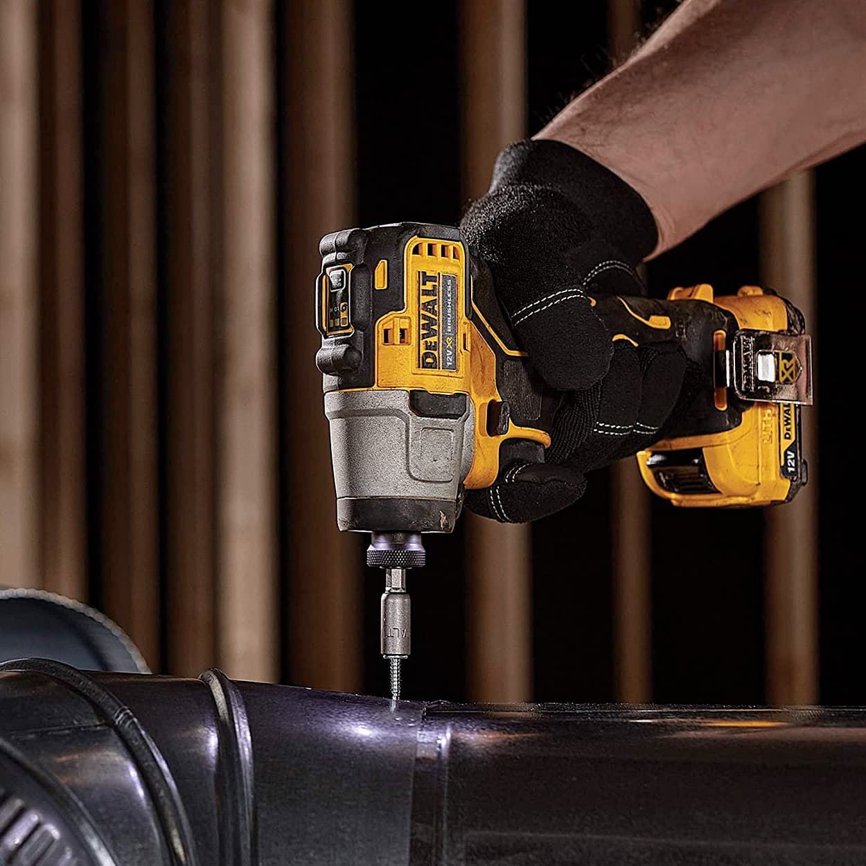 Dewalt XTREME 12V Li-ion Sub-Compact Series Cordless 1/4" Impact Driver with Brushless Motor 2x 2Ah Batteries Included, DCF801D2-QW