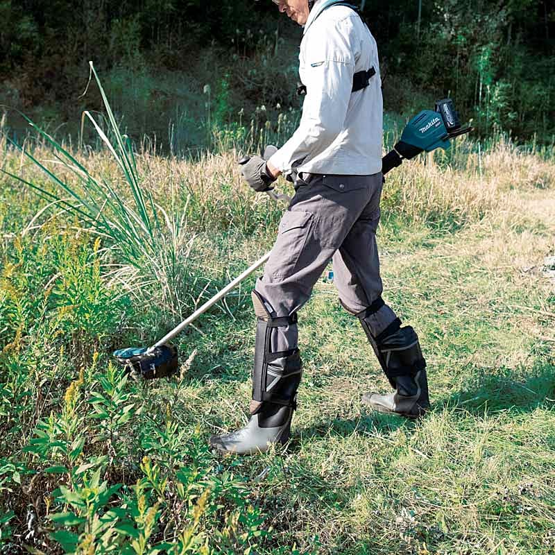 Makita 40Vmax XGT BL 3-Speed Cordless Grass Trimmer with Bike Handle (Bare Tool), UR002GZ