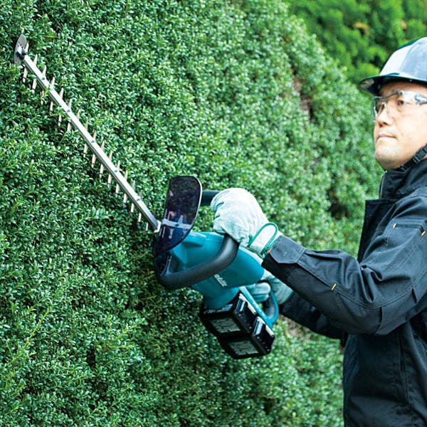 Makita 18V X 2 (36V) LXT Li-Ion 650 mm Cordless Hedge Trimmer (Bare Tool), DUH651Z