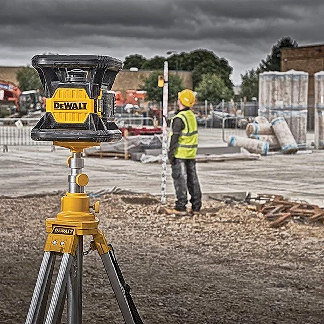 Dewalt Self Levelling Rotary Laser with Red Beam (Pack of 7 Kit), DCE074D1R-QW
