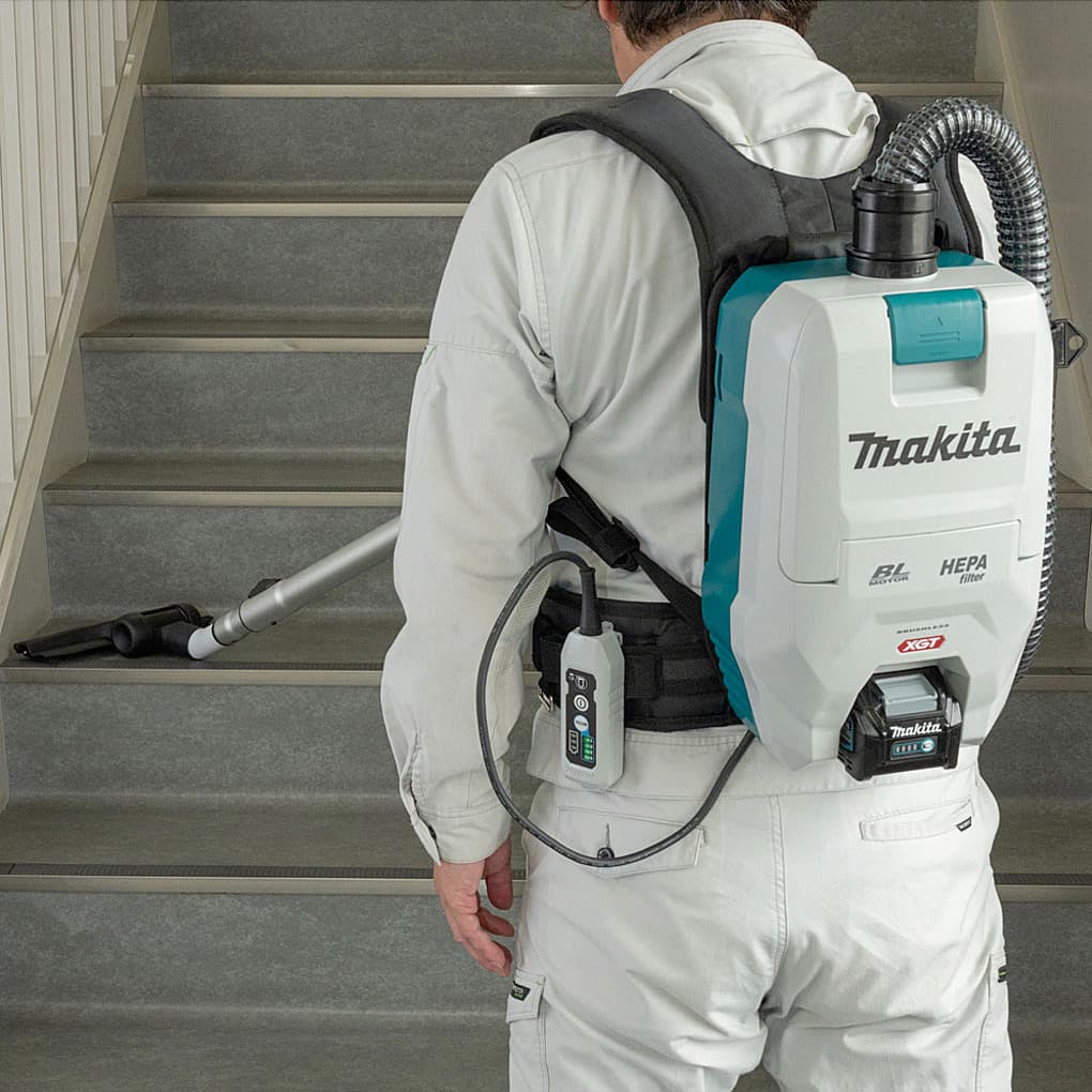 Makita 40Vmax XGT BL 2.0 Ltr Cordless HEPA Backpack Vacuum Cleaner (Bare Tool), VC008GZ