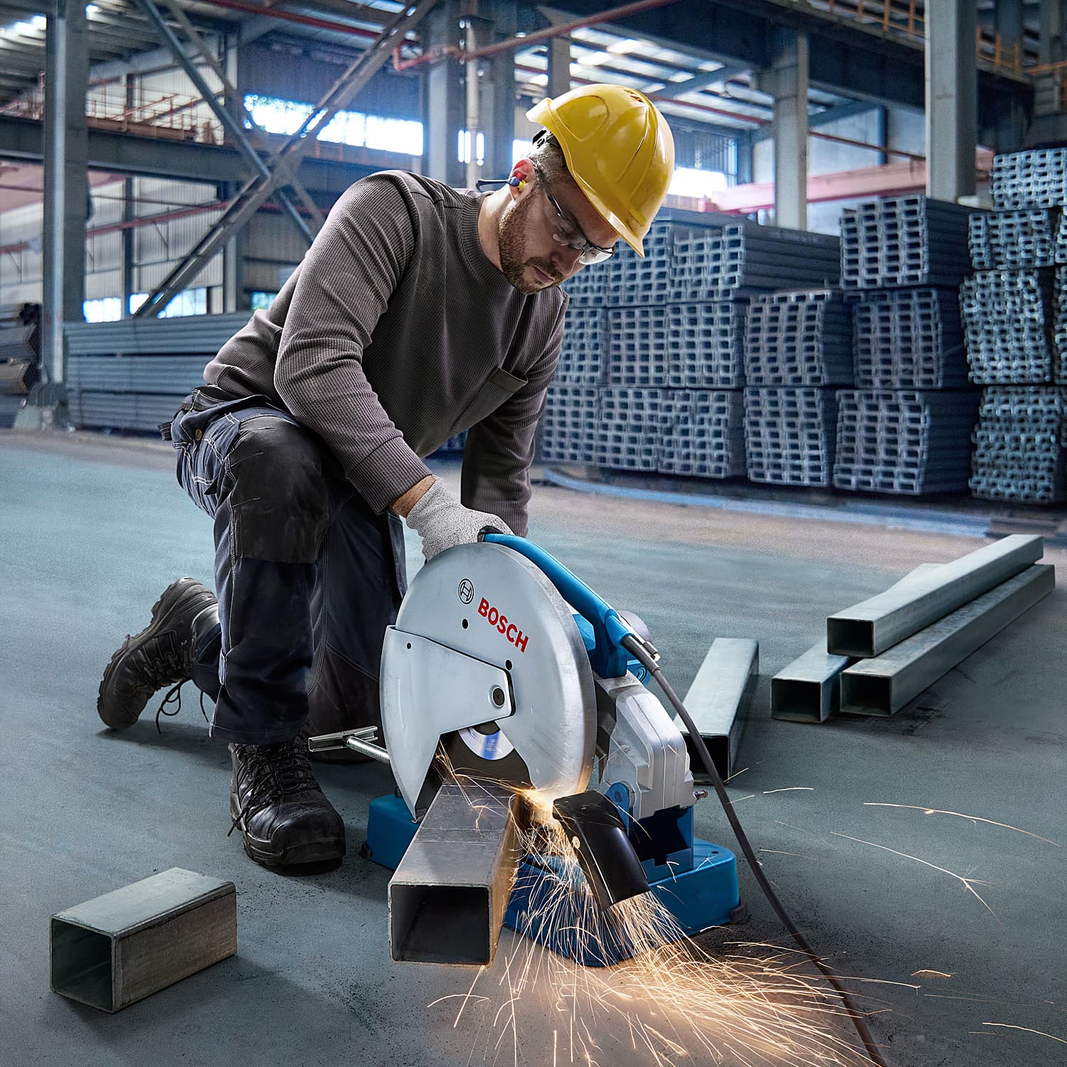 Bosch 2000W Standard Line Metal Cut-Off Saw, CO 200