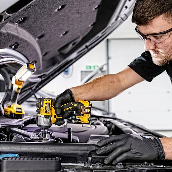 Dewalt 12V Li-ion Sub-Compact Series Cordless 3/8 Impact Fixed Square Wrench with Brushless Motor & 2x2Ah Batteriesv, DCF902D2-KR