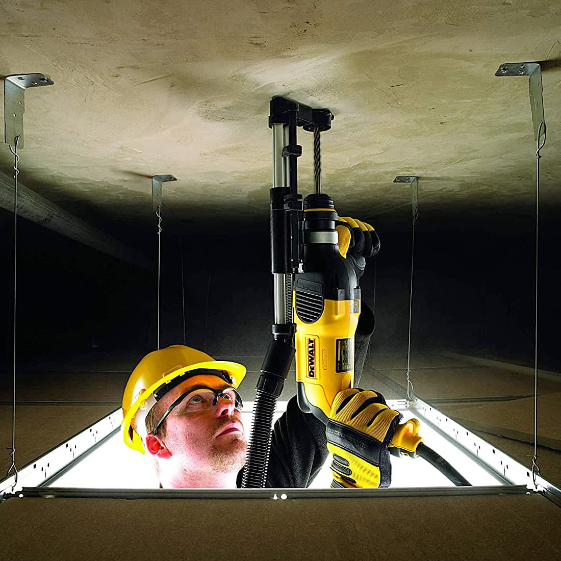 Dewalt Dust Extractor Telescope w/Hose For SDS Rotary Hammers-Perform & Protect Shield, D25301D-XJ