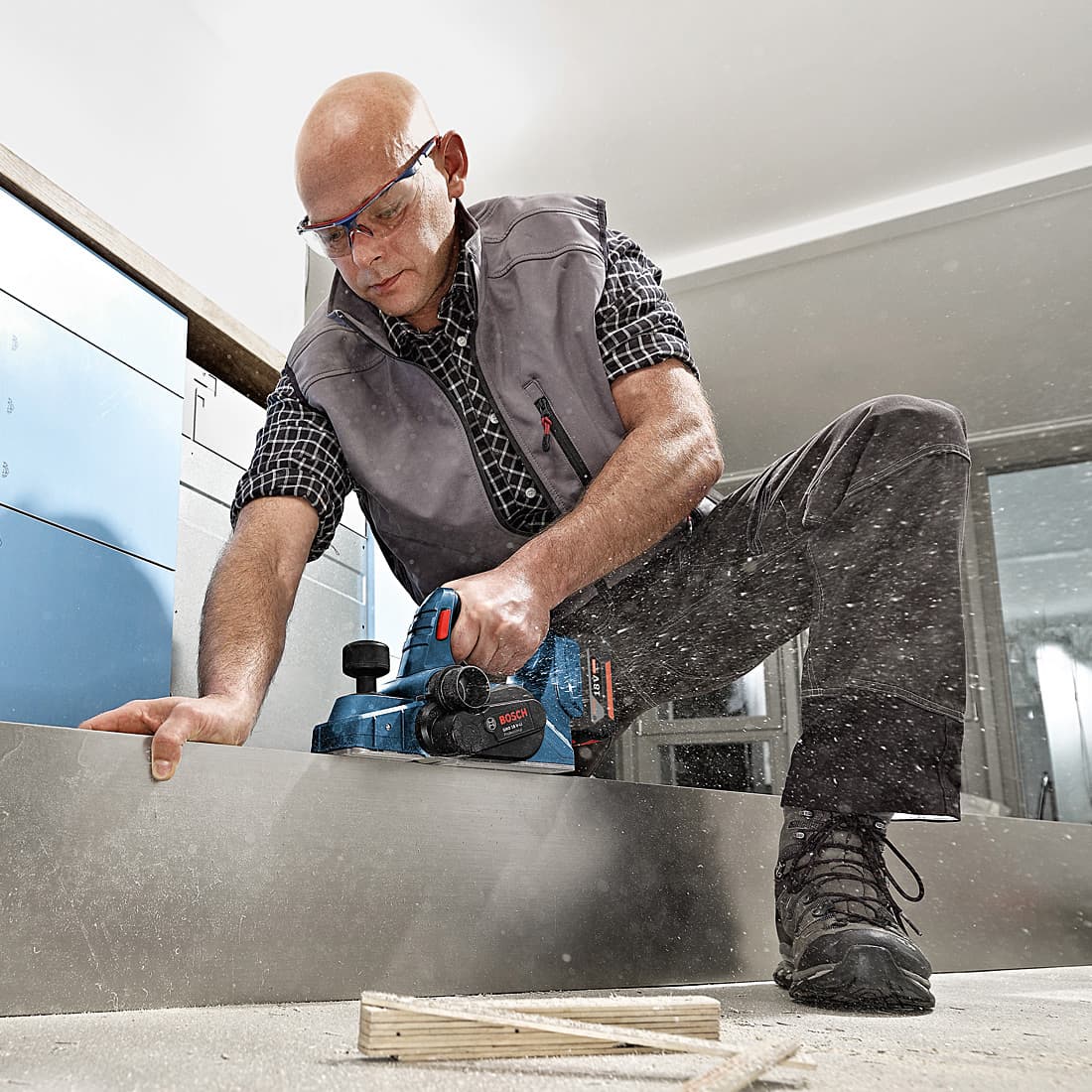 Bosch 18V Professional Cordless Planer, GHO 18 V-LI