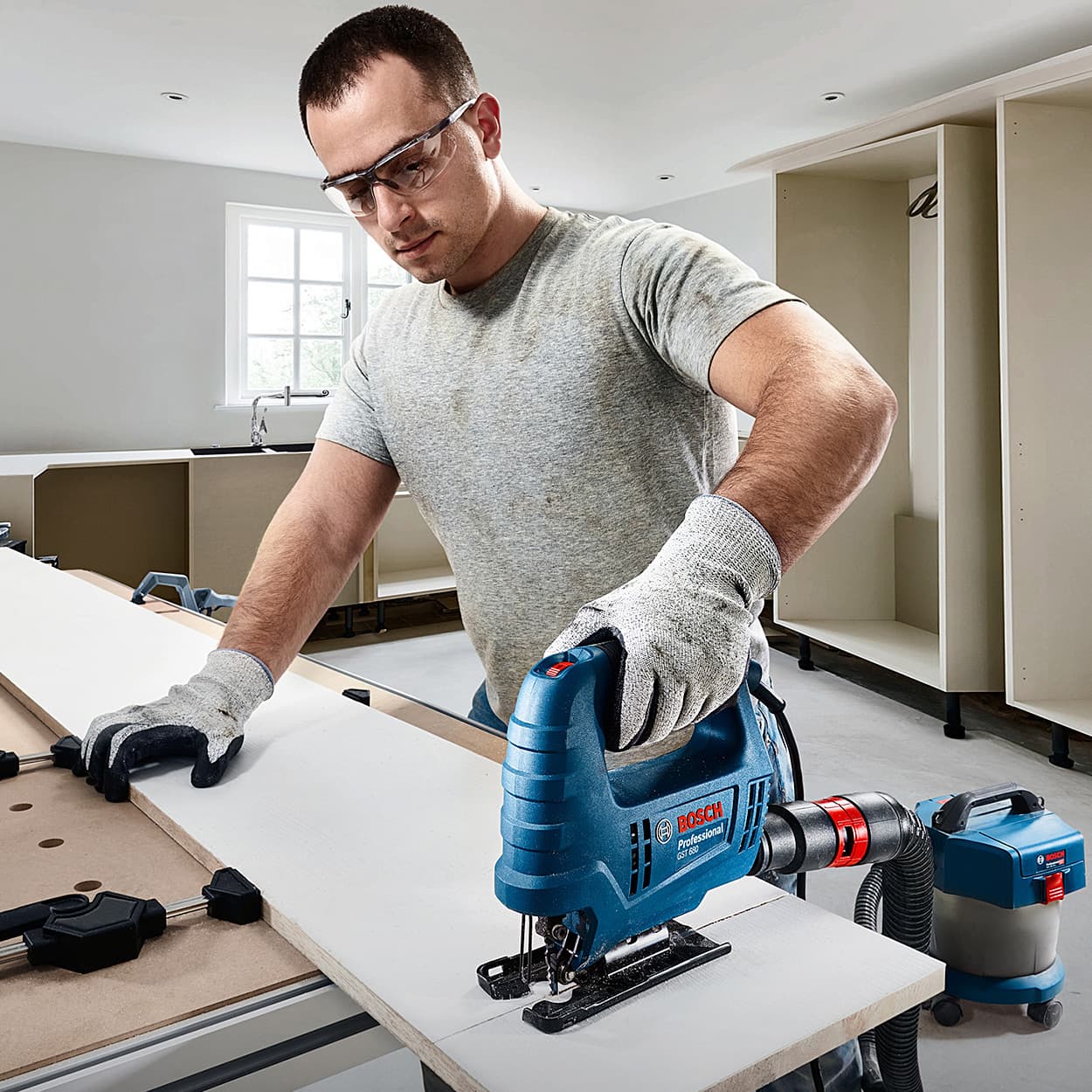 Bosch 20mm 500W Professional Jigsaw, GST 680