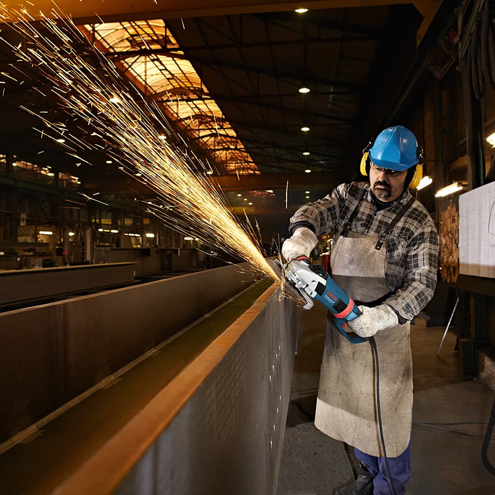 Bosch 180mm / 7 inch 2600W Professional Angle Grinder, GWS 26-180 LVI