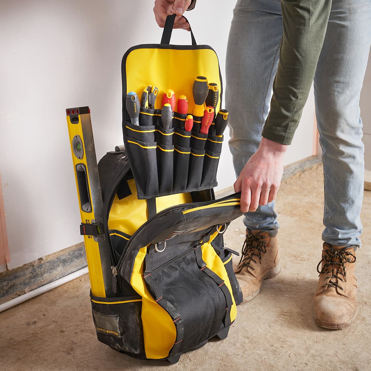 Stanley 20kg Load Capacity Fatmax Heavy-Duty Tool Backpack On Wheels, 1-79-215