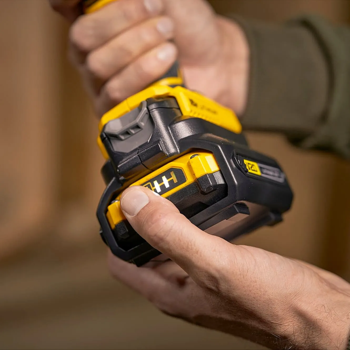 Stanley Fatmax 20V Max Li-ion Battery Adaptor, SBA100-B1