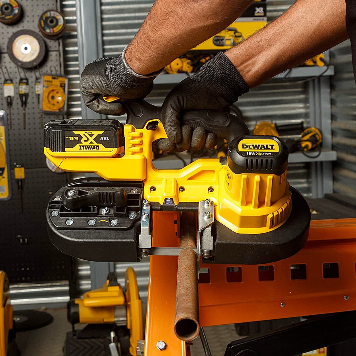 Dewalt 18V XR Li-ion Compact Bandsaw (Cordless), DCS371N-XJ