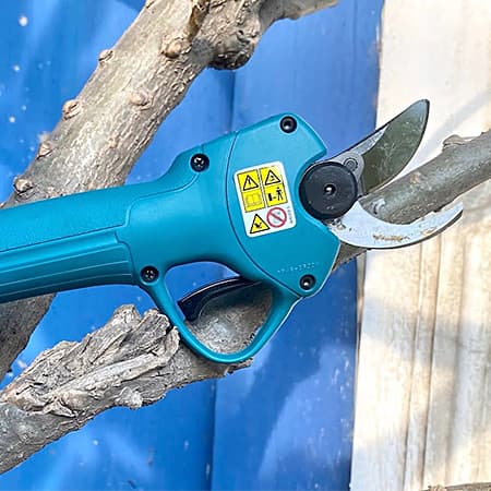 Makita 12Vmax CXT BL 25 mm (1") Cordless Pruning Shear with Rapid Charger & 1 Pcs 4.0Ah Battery, UP100DSMJ