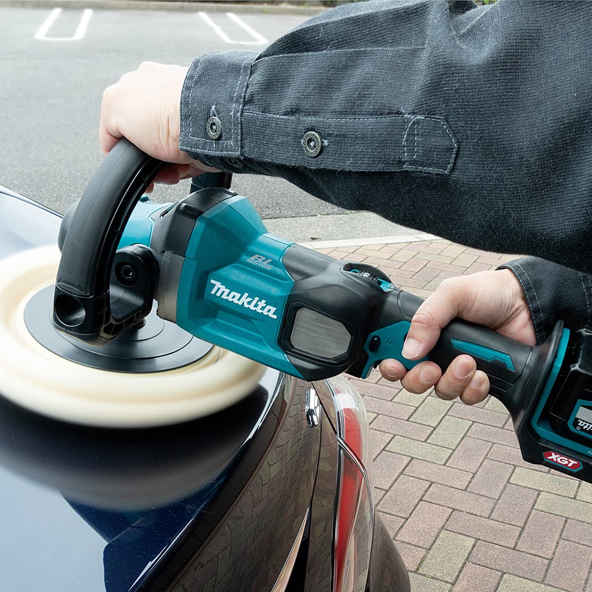 Makita 40V Max XGT BL 180 mm (7") Cordless Polisher with Rapid Charger & 1 Pcs 4.0Ah Batteries, PV001GM101
