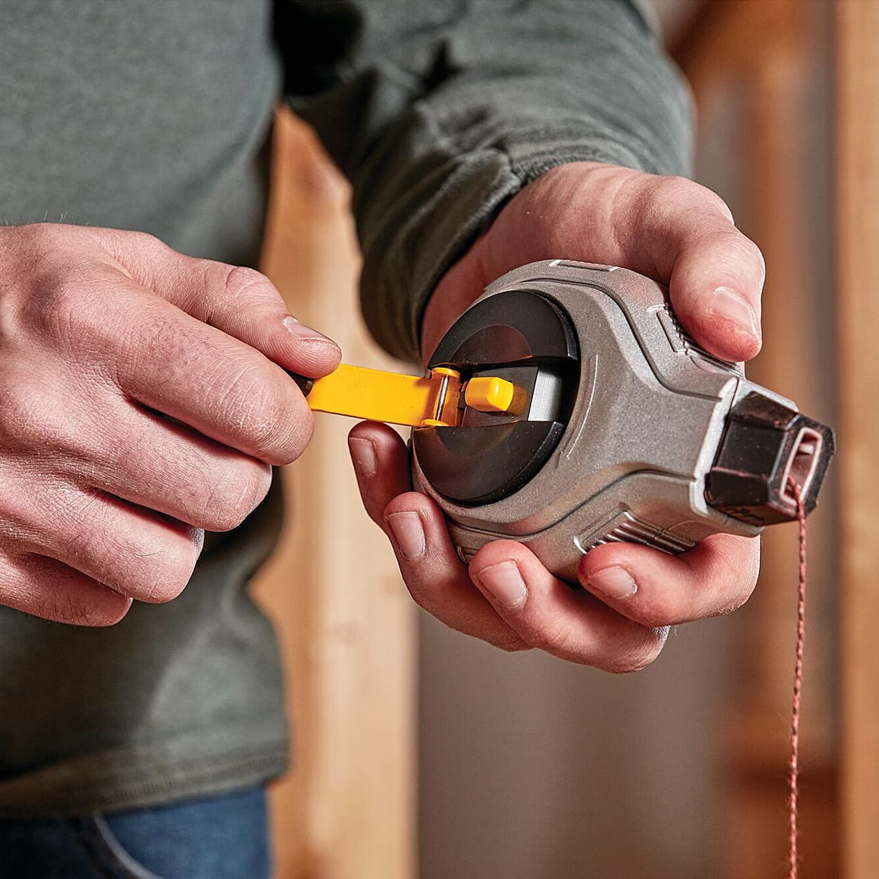 Dewalt 30 Mtr Chalk Reel with Red Chalk, DWHT47408-0