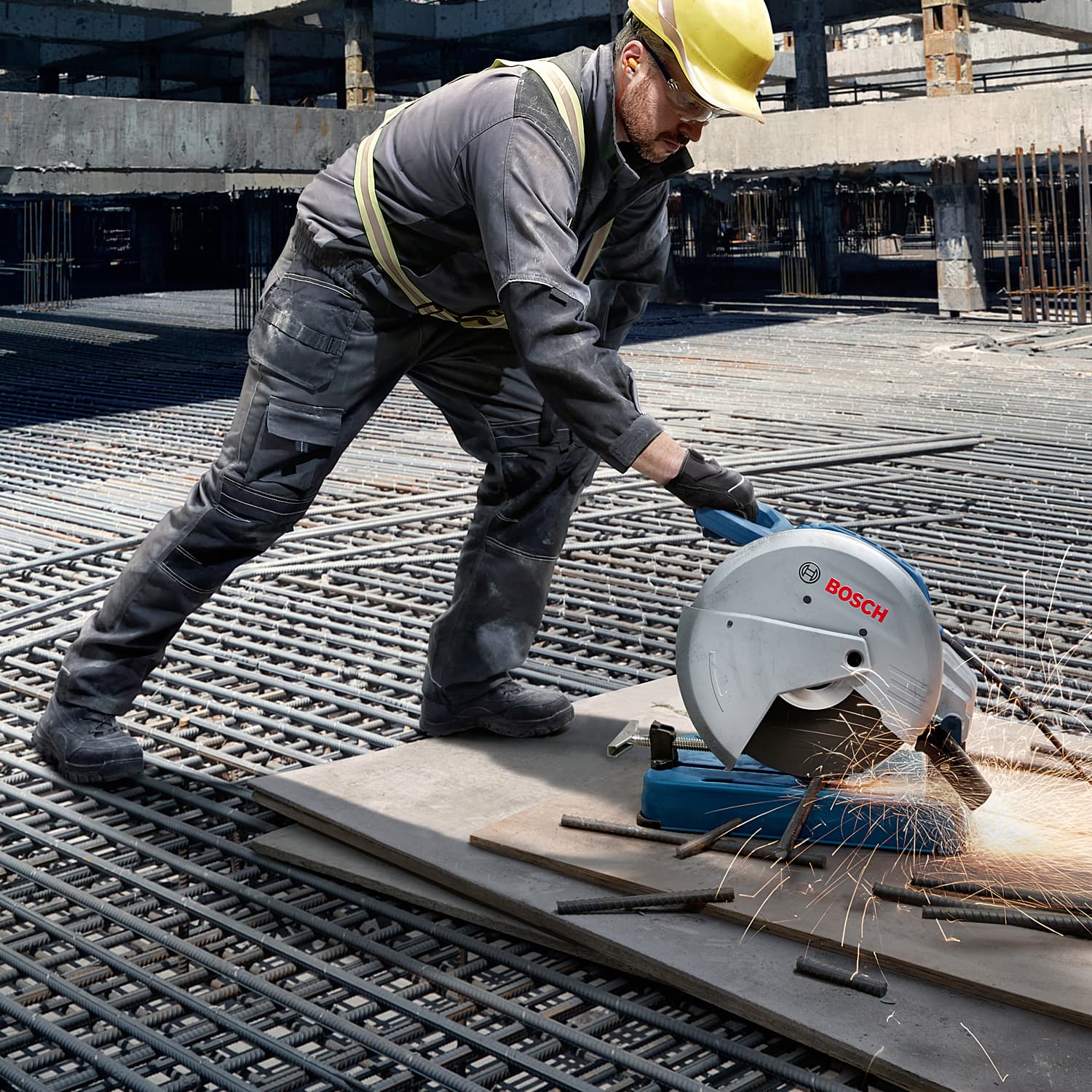 Bosch 2000W Standard Line Metal Cut-Off Saw, CO 200