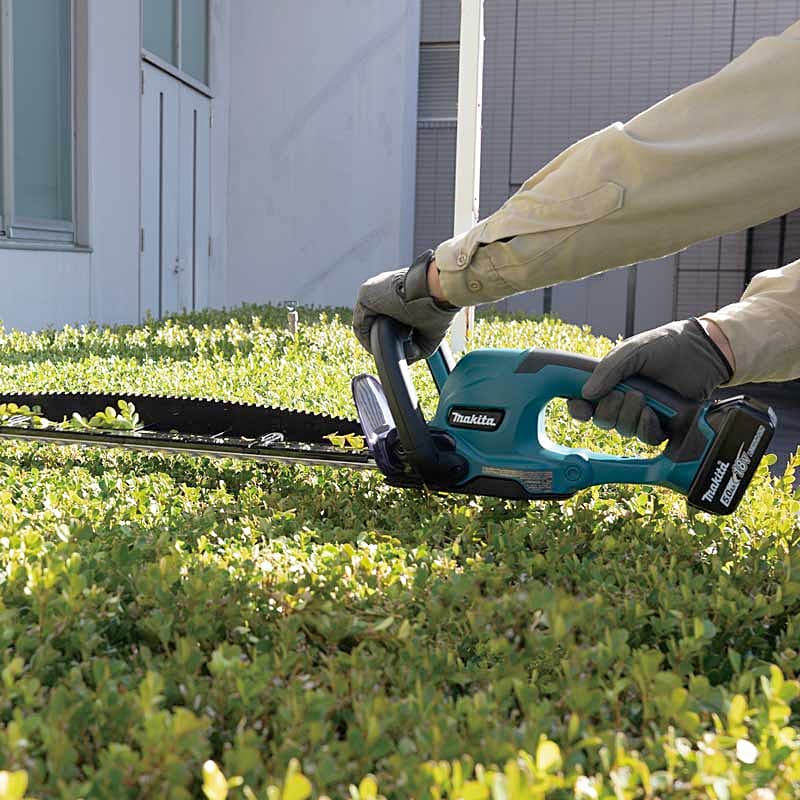 Makita 18V LXT 60 cm (23-5/8") Cordless Hedge Trimmer (Bare Tool), DUH607Z