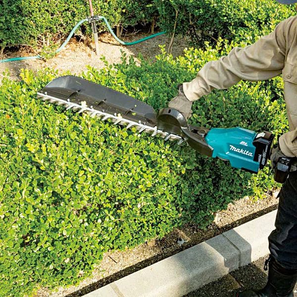 Makita 18V LXT BL 60 cm (23-5/8") Cordless Hedge Trimmer (Bare Tool), DUH604SZ