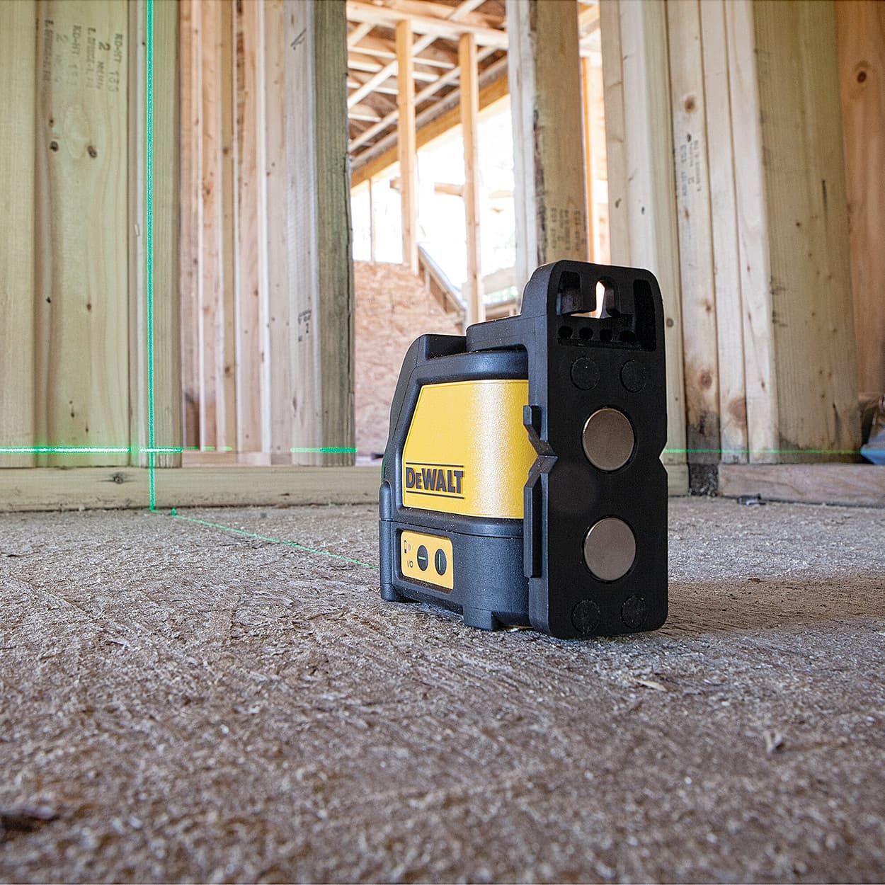 Dewalt Green Beam Cross Line Laser, DW088CG-XJ