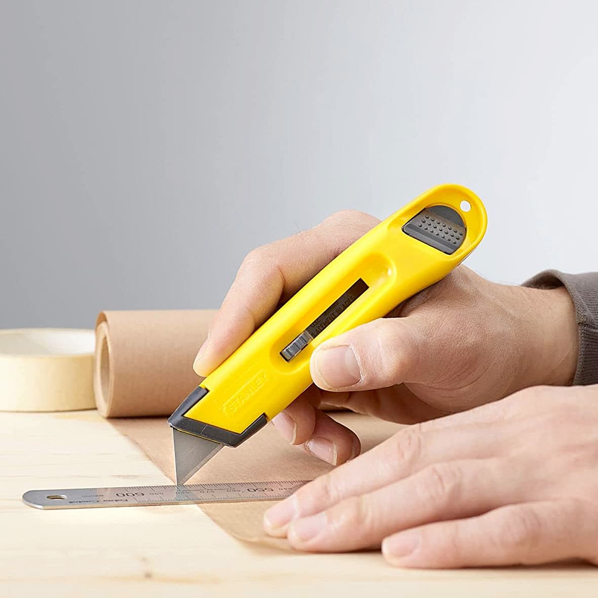 Stanley 150 mm Retractable Blade Utility Knife, 0-10-088