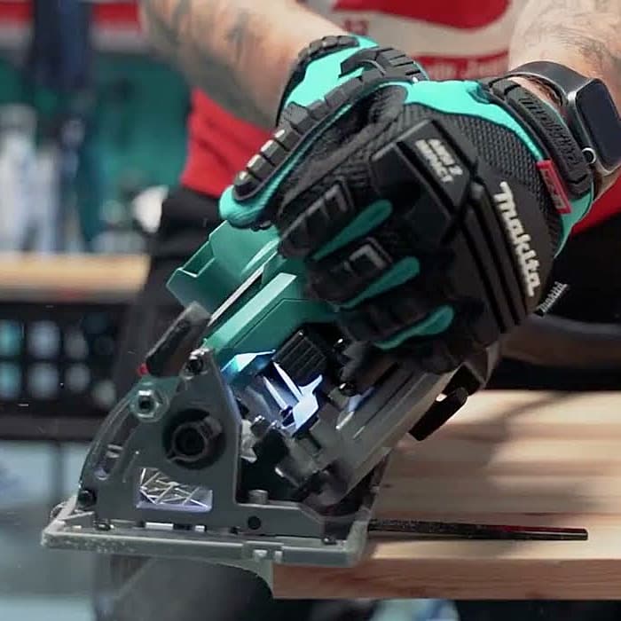 Makita 40Vmax XGT BL 165 mm (6-1/2") Cordless Magnesium Circular Saw With Electric Brake & Soft Start (Bare Tool), HS012GZ