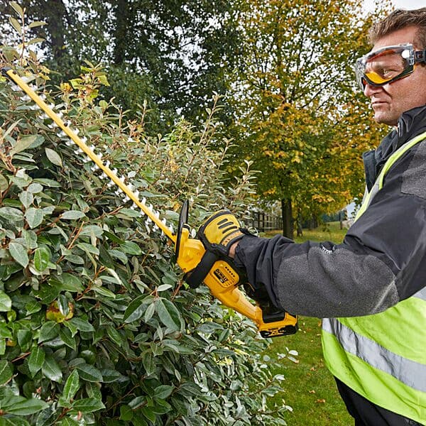 Dewalt 18V XR Li-ion Cordless Hedge Trimmer (Bare Tool), DCM563PB-XJ