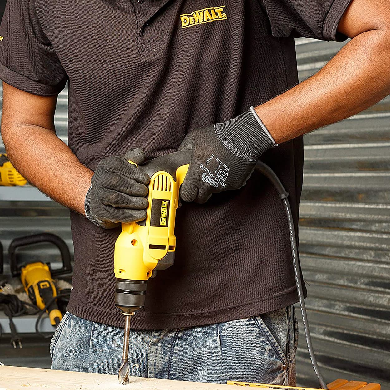 Dewalt 701W 10mm Rotary Drill Machine with Keyless Chuck & 10.9Nm Torque, DWD112S-B5